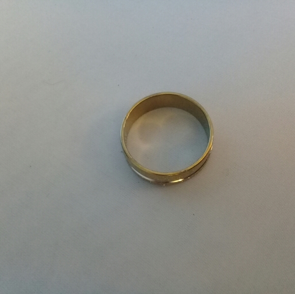 Shiny gold with silver stripe in size 11 - Picture 3 of 5